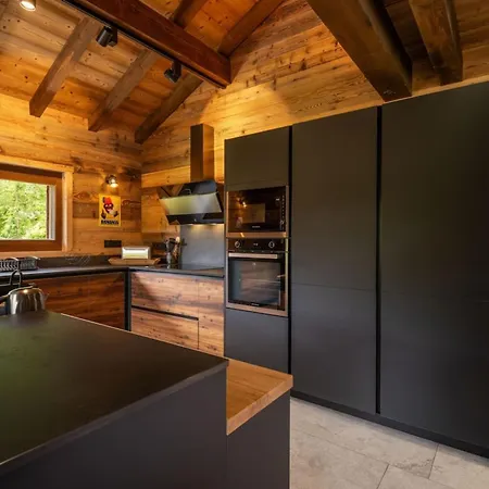Chalet Marcel Luxury With Hot Tub Sauna & Forest Setting *