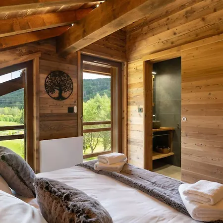Chalet Marcel Luxury With Hot Tub Sauna & Forest Setting *