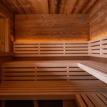 Marcel Luxury With Hot Tub Sauna & Forest Setting Chalet