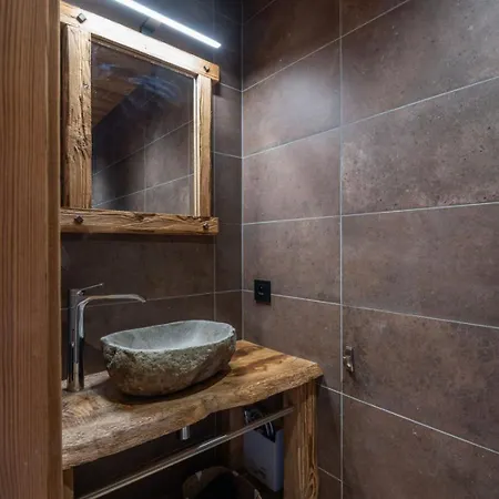 Chalet Marcel Luxury With Hot Tub Sauna & Forest Setting *
